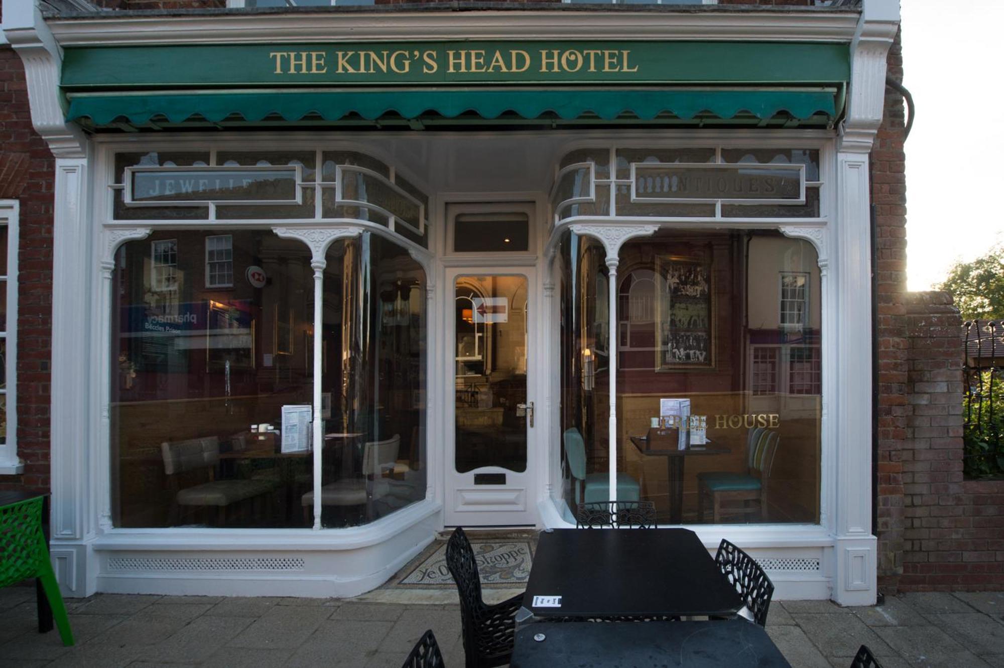 The King'S Head Hotel Wetherspoon Бекклс Екстер'єр фото